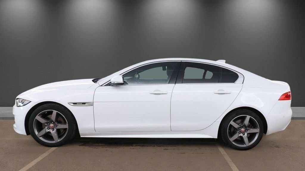 Jaguar XE 2L R-sport White #6