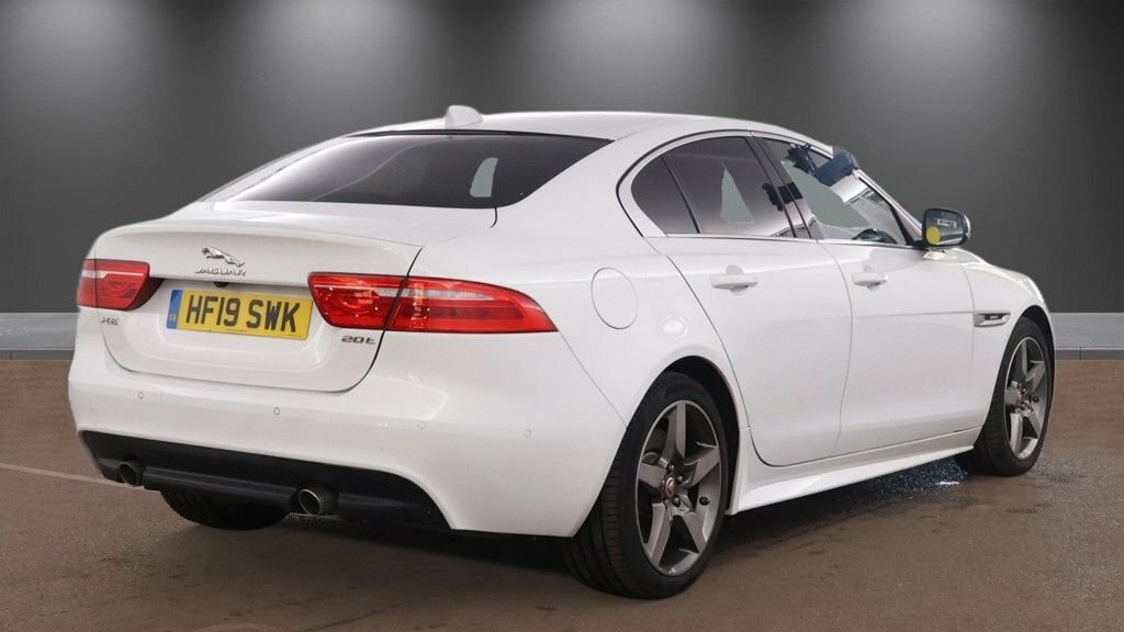 Jaguar XE 2L R-sport White #4