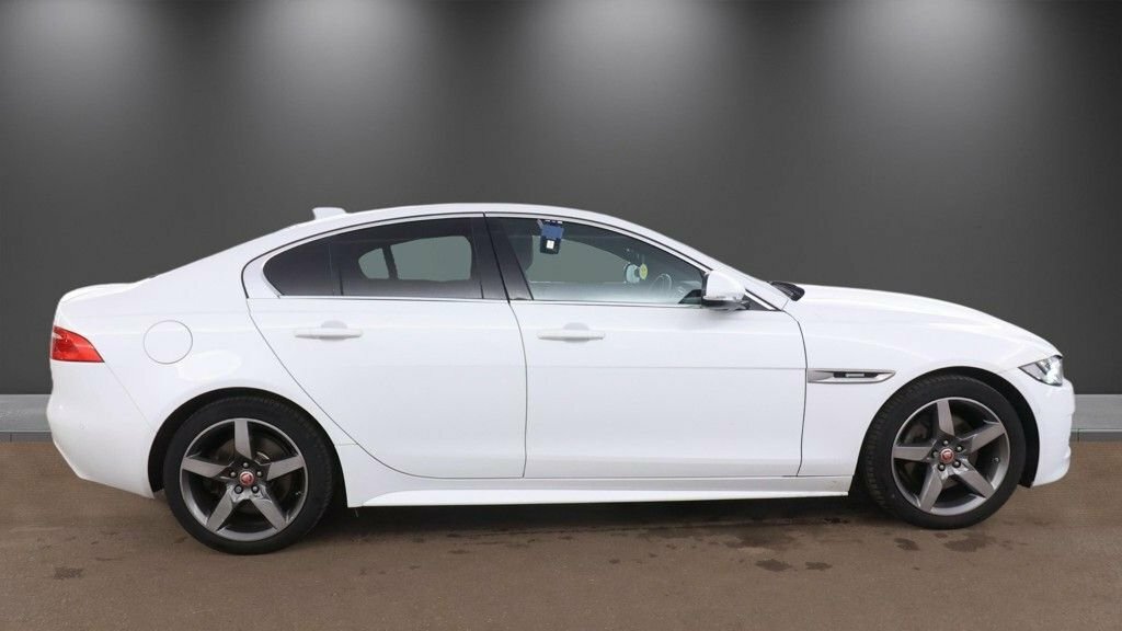 Jaguar XE 2L R-sport White #5