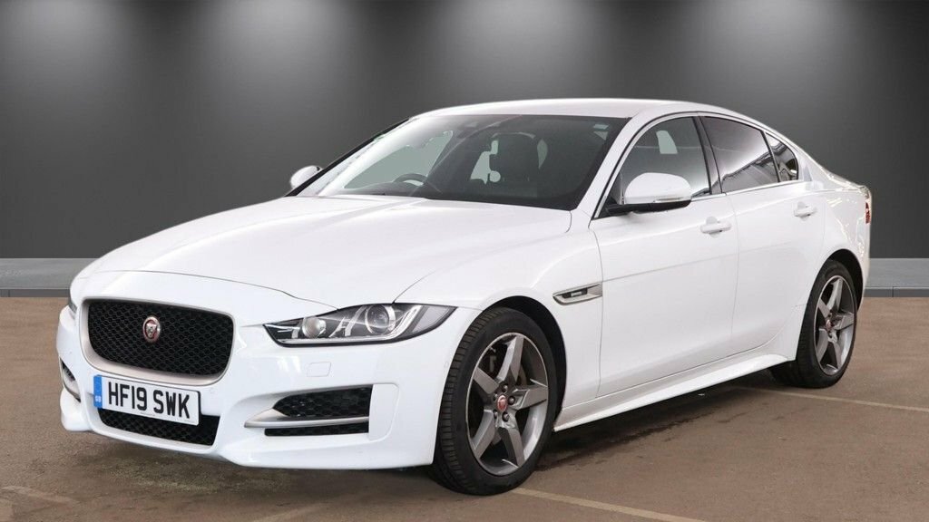 Jaguar XE 2L R-sport White #2