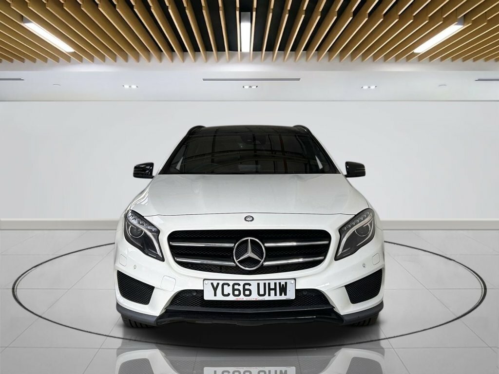 Mercedes-Benz GLA Class 2.1L Amg Line YC66UHW White #2