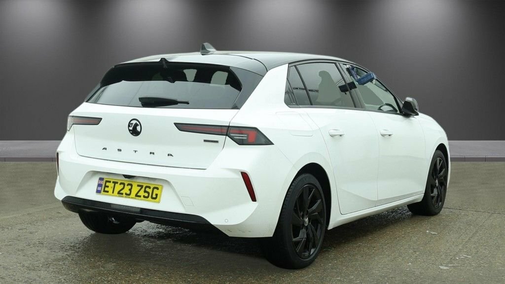 Vauxhall Astra 1.6L Gs White #4
