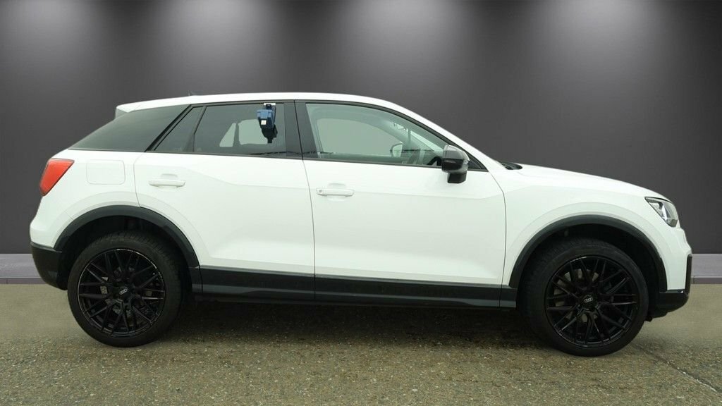 Audi Q2 1L Sport White #5