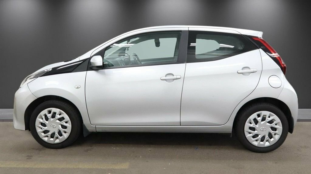 Toyota Aygo 1L X-play Silver #6