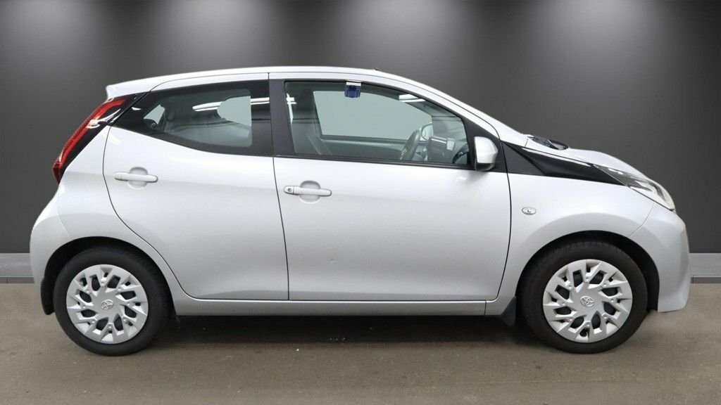 Toyota Aygo 1L X-play Silver #5