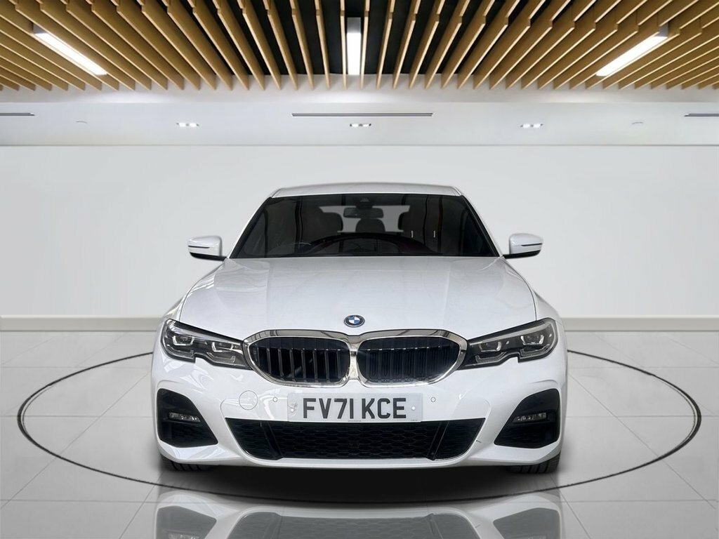 BMW 3 Series 2L M Sport FV71KCE White #2