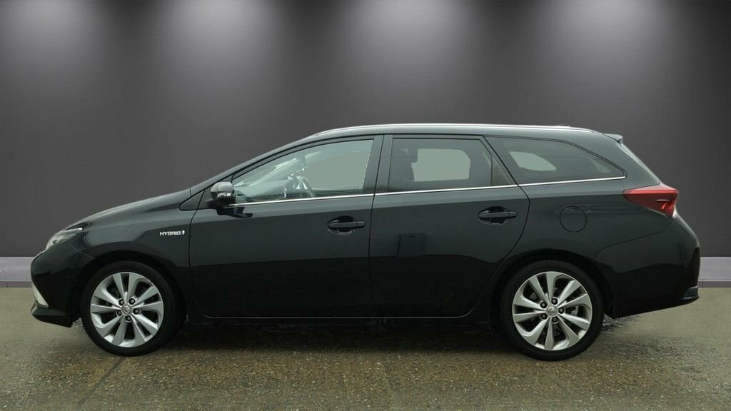 Toyota Auris 1.8L Excel Black #6