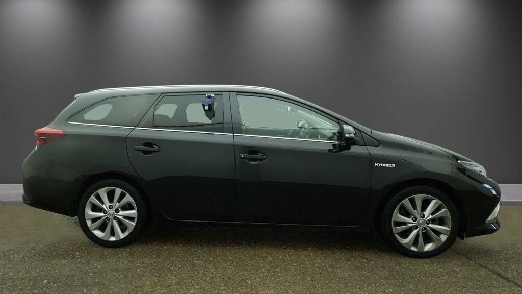 Toyota Auris 1.8L Excel Black #5