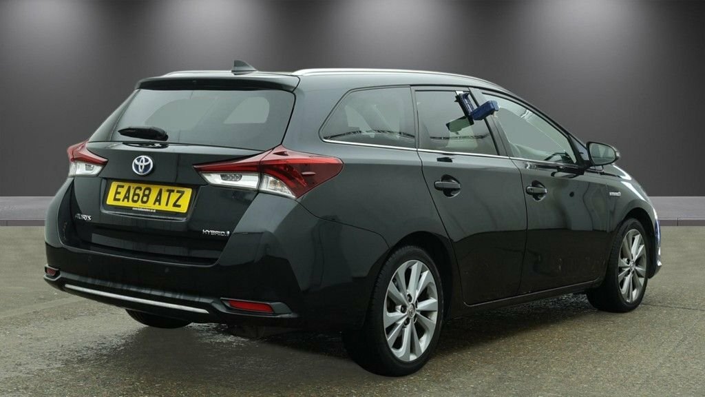Toyota Auris 1.8L Excel Black #4