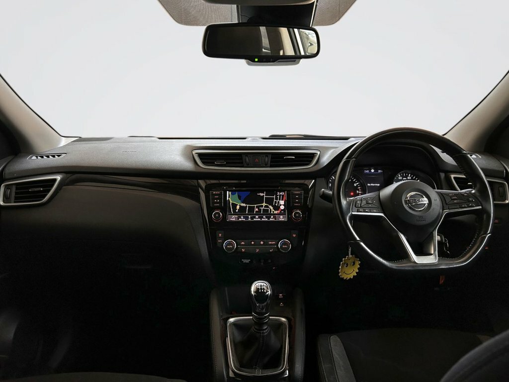 Nissan Qashqai 1.3L Acenta Premium VK69UCA White #3