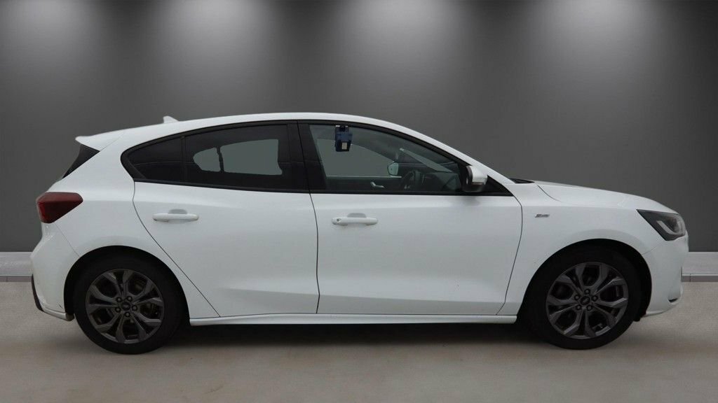 Ford Focus 1L St-line YP23WKV White #5