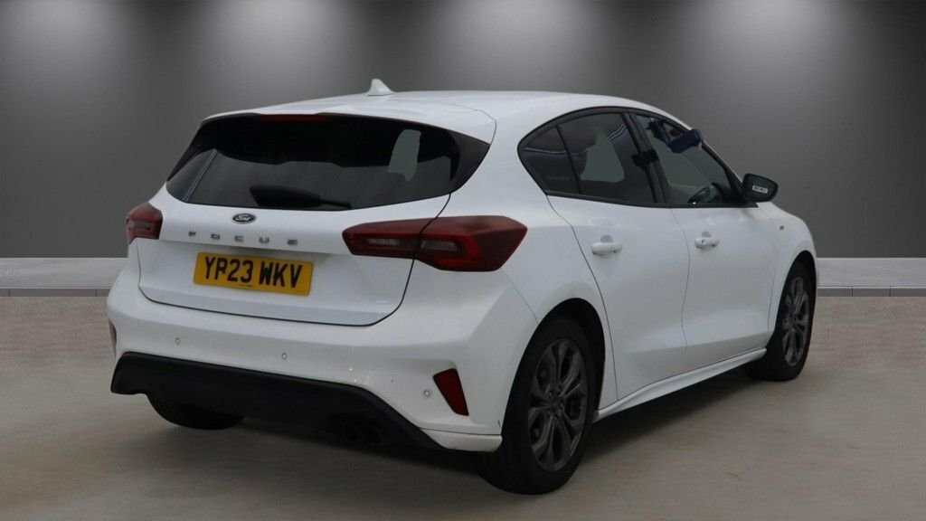 Ford Focus 1L St-line YP23WKV White #4
