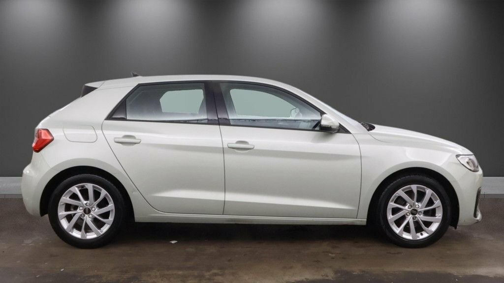 Audi A1 1.0 Tfsi 30 Sport Sportback Euro White #4