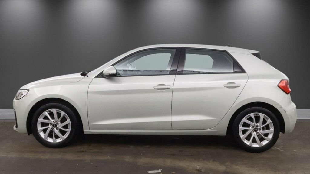 Audi A1 1.0 Tfsi 30 Sport Sportback Euro White #5
