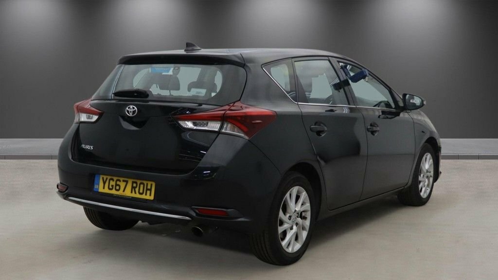 Toyota Auris 1.2L Business Edition Black #4