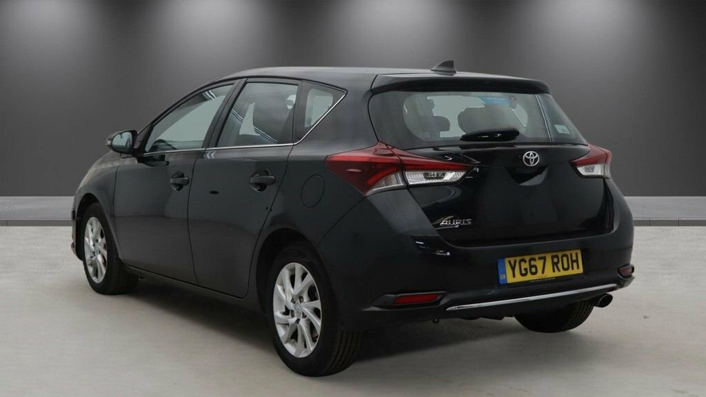 Toyota Auris 1.2L Business Edition Black #3