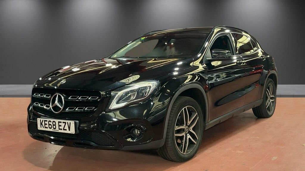 Mercedes-Benz GLA Class 1.6L Urban Edition Black #2