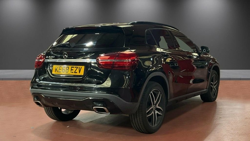 Mercedes-Benz GLA Class 1.6L Urban Edition Black #4