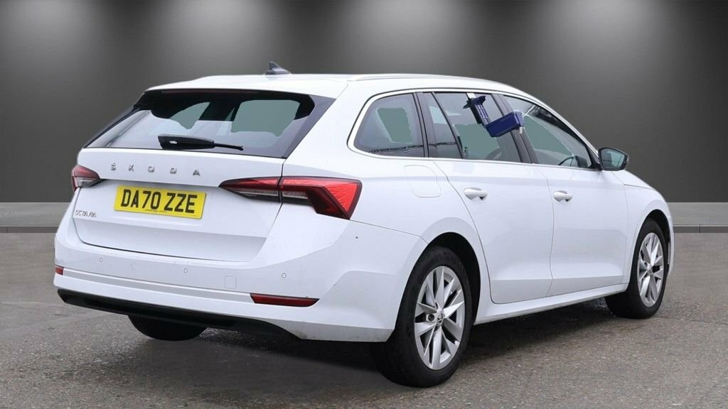 Skoda Octavia 1.5L Se L White #4