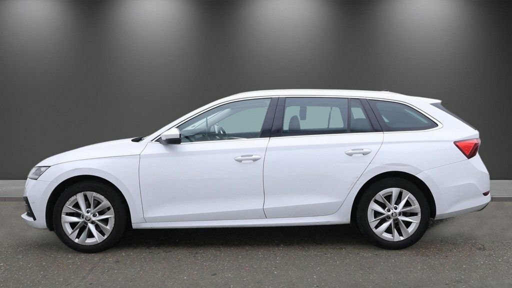Skoda Octavia 1.5L Se L White #6