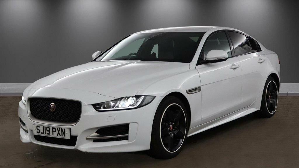 Jaguar XE 2L R-sport White #2