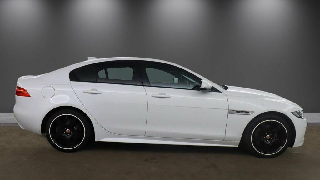 Jaguar XE 2L R-sport White #5