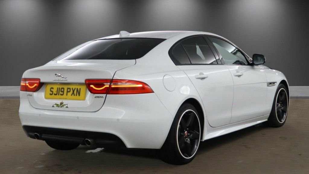 Jaguar XE 2L R-sport White #4