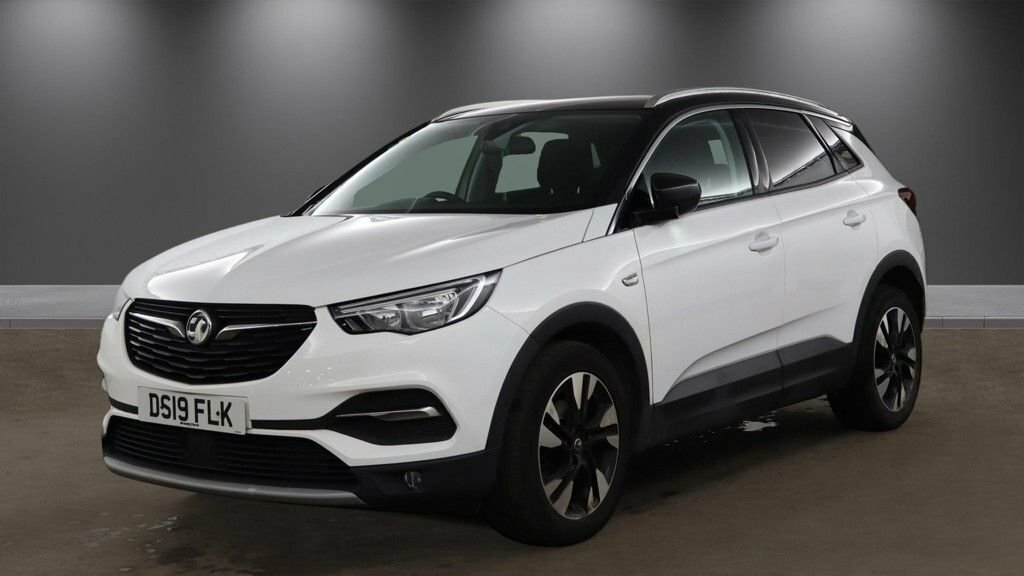 Vauxhall Grandland X 1.2L Design Line White #2