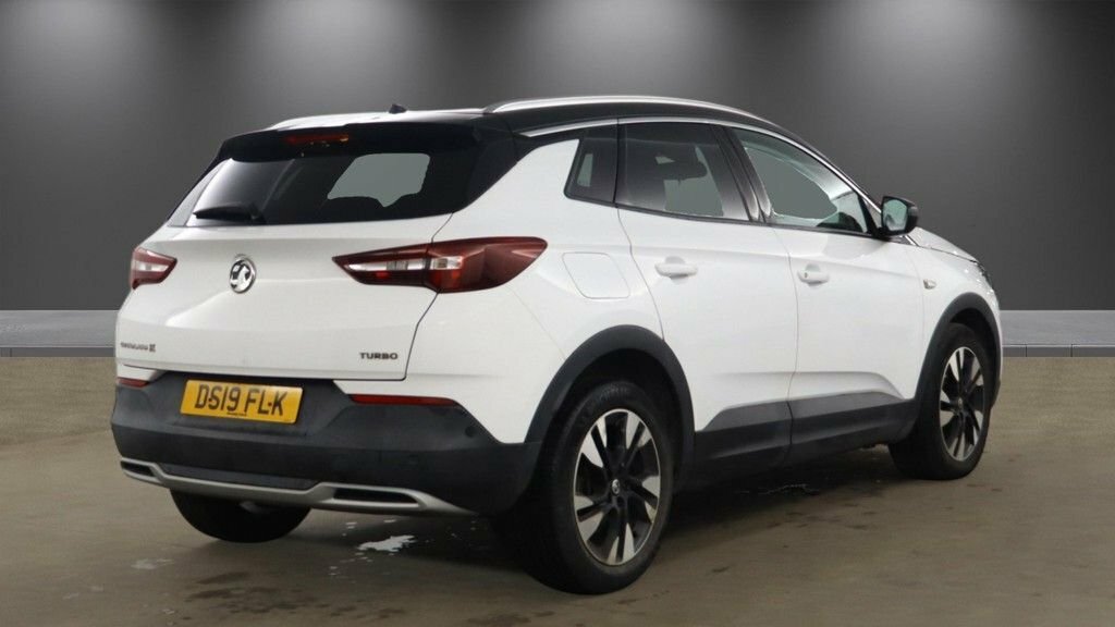 Vauxhall Grandland X 1.2L Design Line White #4