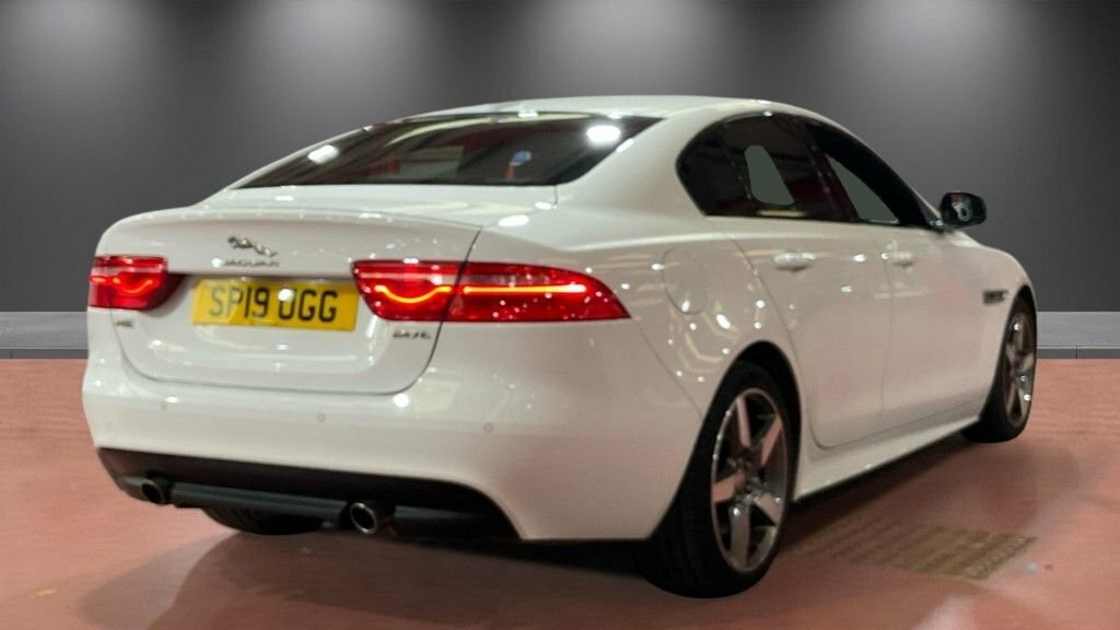 Jaguar XE 2L R-sport White #4