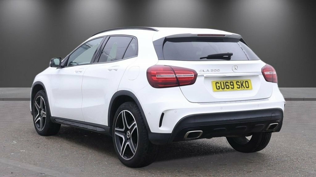 Mercedes-Benz GLA Class 1.6L Amg Line Edition GU69SKO White #3