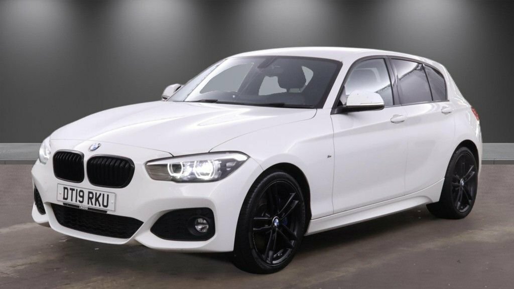BMW 1 Series 1.5L M Sport Shadow Edition DT19RKU White #2