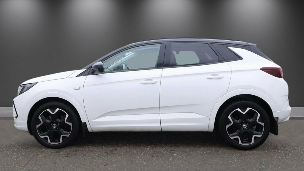 Vauxhall Grandland 1.2L Ultimate White #6