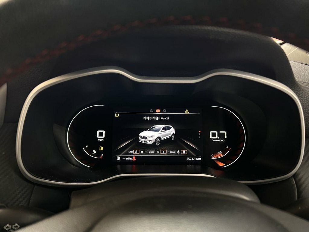 MG ZS 44.5Kwh Exclusive White #16
