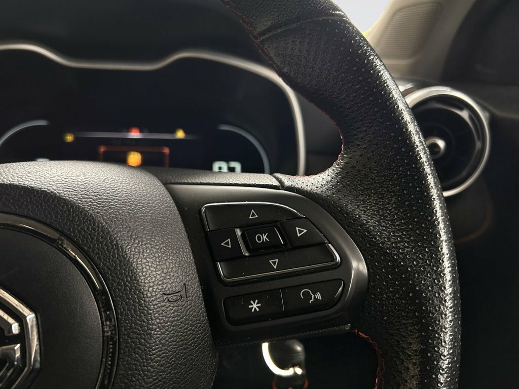 MG ZS 44.5Kwh Exclusive White #17
