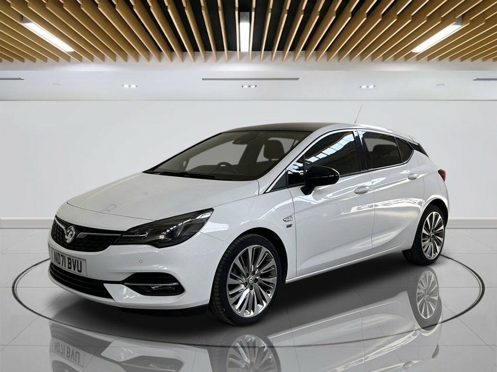 Vauxhall Astra 1.2L Griffin Edition ND71BVU White #4