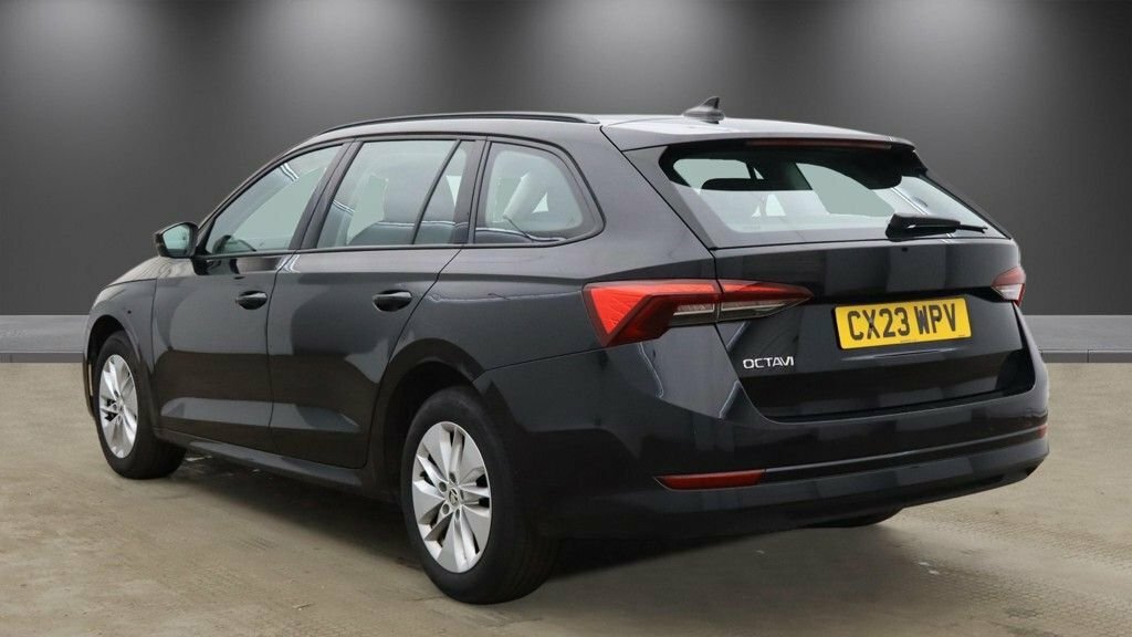 Skoda Octavia 2L Se Technology Black #3