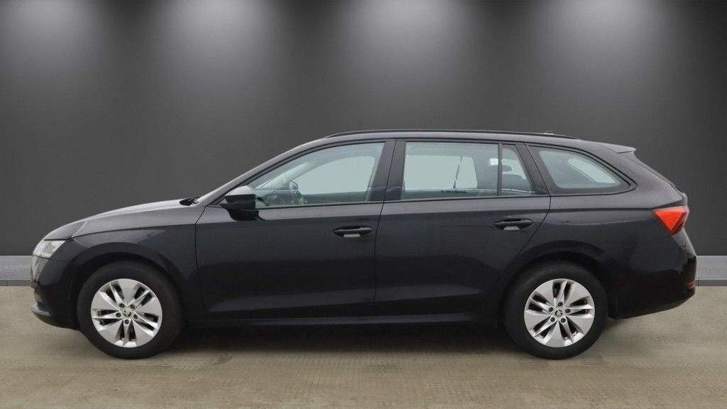 Skoda Octavia 2L Se Technology Black #6