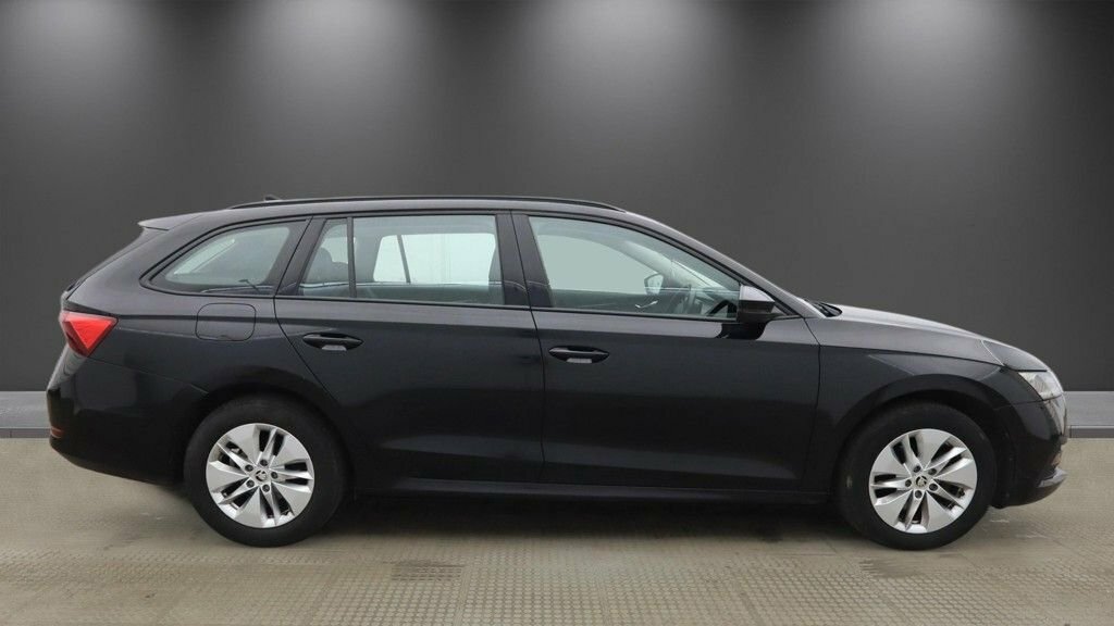 Skoda Octavia 2L Se Technology Black #5