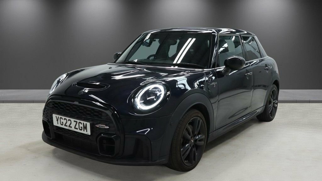 Mini Hatch 2L Cooper S Sport YG22ZGM Black #2