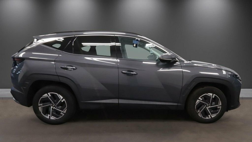 Hyundai Tucson Ultimate White #5