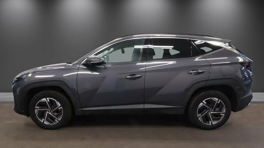 Hyundai Tucson Ultimate White #6