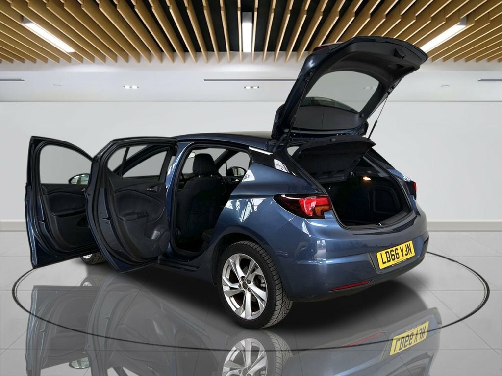 Vauxhall Astra 1.6L Sri Nav Black #8