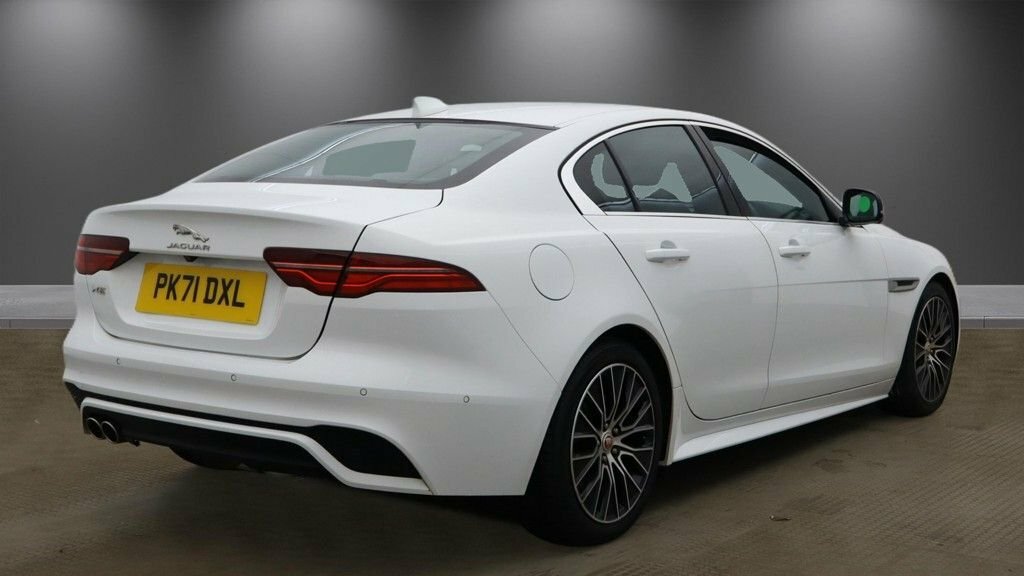 Jaguar XE 2L R-dynamic S White #4