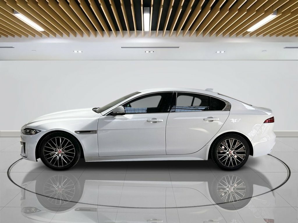 Jaguar XE 2L R-dynamic S White #5
