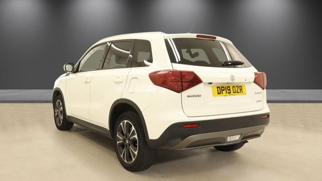 Suzuki Vitara 1.4L Sz5 White #3