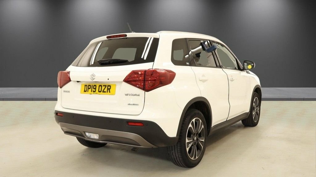 Suzuki Vitara 1.4L Sz5 White #4