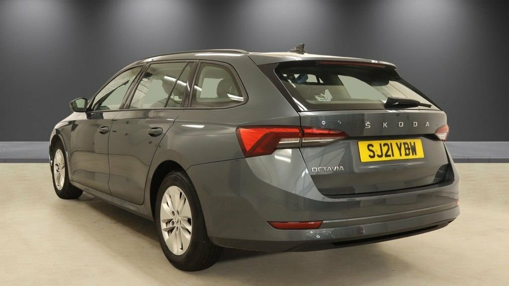 Skoda Octavia Hatch Se L 1.5 Tsi E-tec 150 Ps Dsg White #3