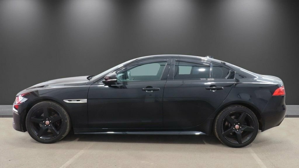 Jaguar XE 2L R-sport Black #6