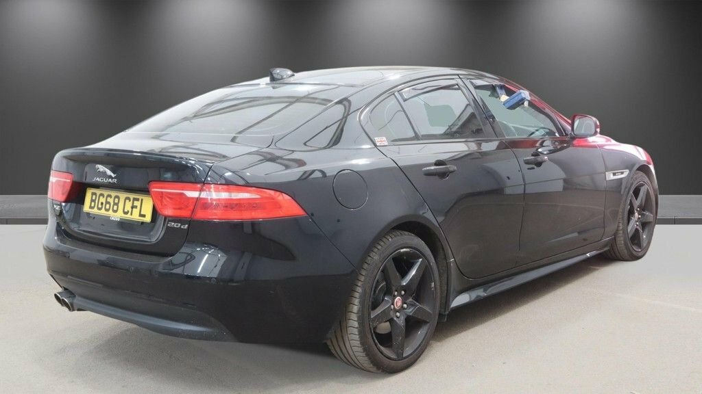 Jaguar XE 2L R-sport Black #4